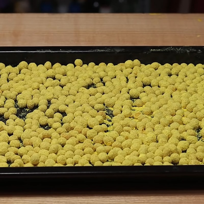 Bước 4  Phơi khô viên tinh bột nghệ mật ong  Viên tinh bột nghệ mật ong